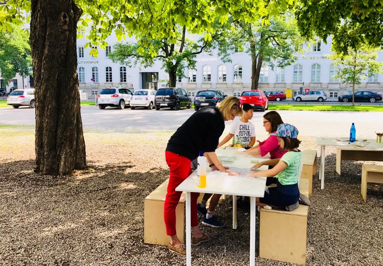 pinakothekderm's tweet image. Kennt ihr schon „Kinder können Kunst“? Unser kostenfreies #Kinderprogramm (5-12 Jahre) findet jeden Sonntag von 13.00 - 17.00 Uhr statt. Anmeldung ist nicht erforderlich. Es wird gebastelt, gemalt und das Museum erkundet!
#KiKöKu