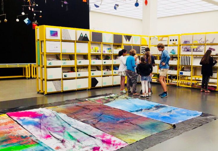 pinakothekderm's tweet image. Kennt ihr schon „Kinder können Kunst“? Unser kostenfreies #Kinderprogramm (5-12 Jahre) findet jeden Sonntag von 13.00 - 17.00 Uhr statt. Anmeldung ist nicht erforderlich. Es wird gebastelt, gemalt und das Museum erkundet!
#KiKöKu