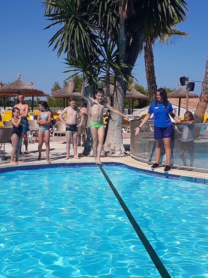 jettours's tweet photo. Une nouvelle activité est arrivée cet été dans certains de nos Club Jet tours et club jumbo. La #SlackLine 😎. On ❤️!!! https://t.co/wfjeDjdJHP