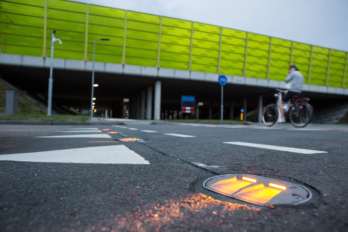 heijmansnl's tweet image. Heijmans heeft een intelligent systeem ontwikkeld dat bijdraagt aan de veiligheid van fietsers. De #Bikescout maakt oversteken veiliger. #Fietsveiligheid #GezondVanAnaarB #HeijmansGaatVoorGezond #fietscongres Meer info: bit.ly/Heijmans_bikes…