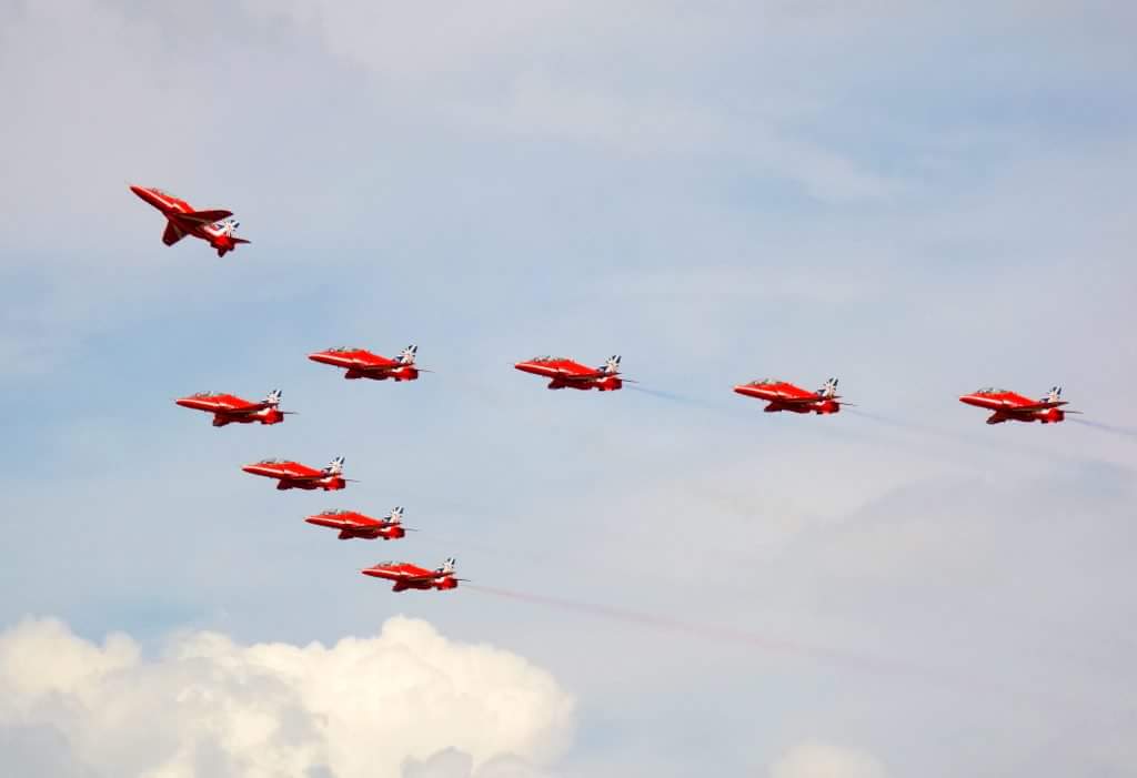 #throwbackthursday the Red Arrows at Fairford 12th July 2014 @rafredarrows #redarrows #raf #raf100 #hawk #britishaerospace #bestofbritain #aerobatic #formation #RIAT #Fairford #airtattoo #bluesky #display #flyingdisplay #fujiphoto #fujicamera