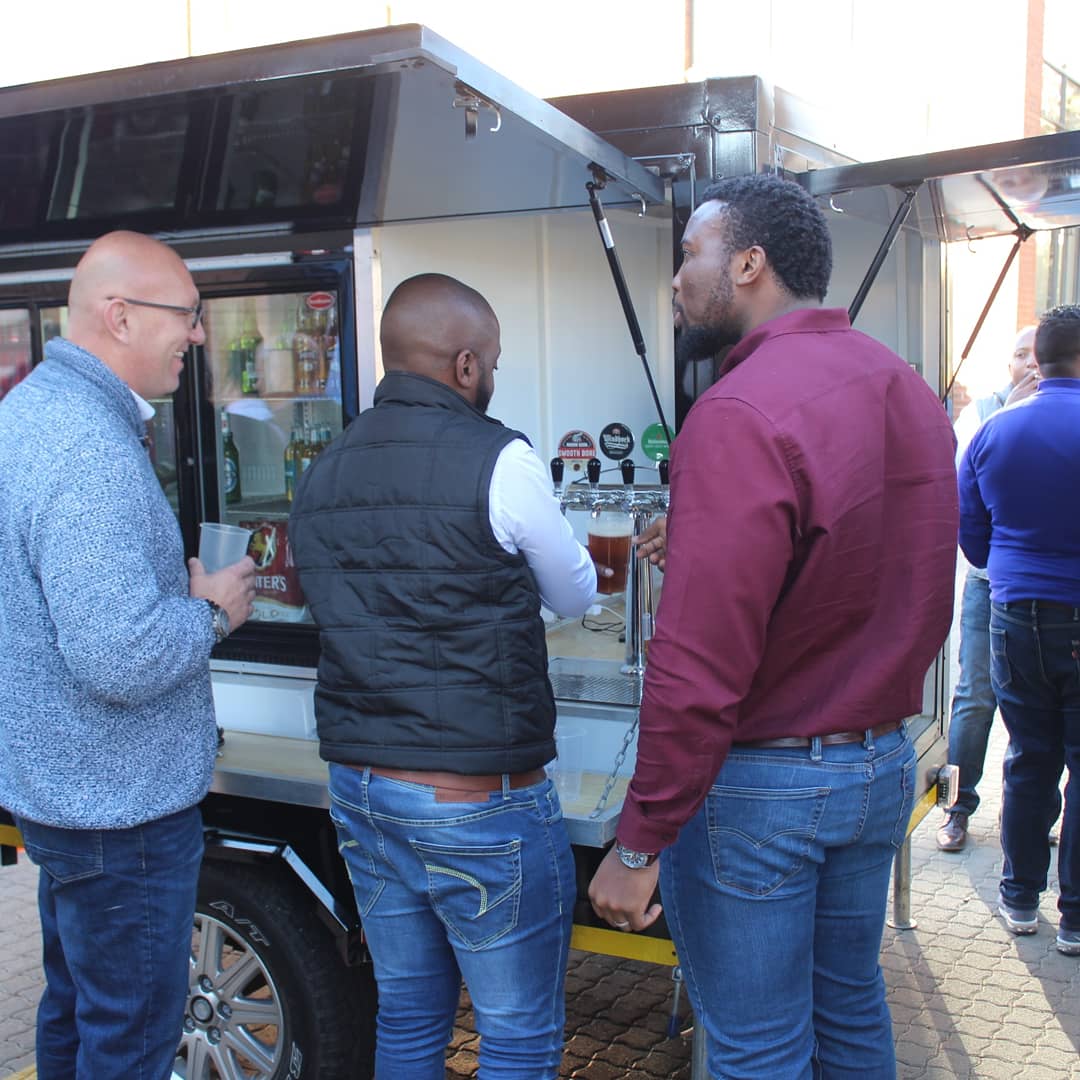 bar_flexi's tweet photo. Do you need a mobile bar at your next event? Get in touch with us and we'll be there to quench your thirst.
Call: 081 043 9283 / 078 949 1996
Email: info@flexibar.co.za
#FlexiBar #MobileBar 🍻
@TheBlackConnec2 @BuyLocalZA @CulpritEnter https://t.co/aC8yApeD1U