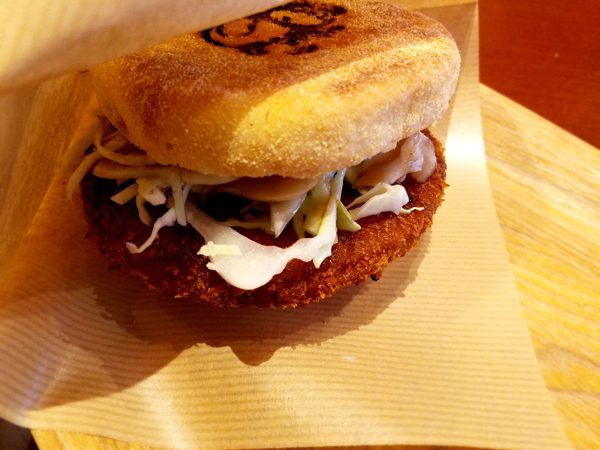モトグル 本八幡できょうなに食べる Pipon1pipon2 そうそう このイングリッシュマフィンがまた美味しかったのですよ むつごろうの焼印も可愛らしかったです Twitter