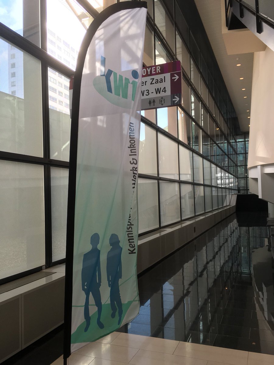 Annekegiezen's tweet photo. Het #KWI2018 congres is begonnen! Feestje..met @CokVrooman @PaulTdeBeer @GvLomwel en vele anderen https://t.co/G6dnKaAfUl