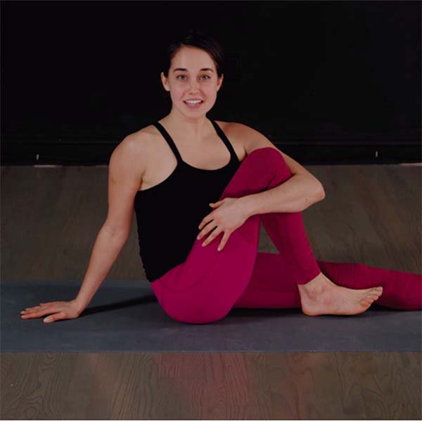 designercentral's tweet photo. 6 #Yoga Moves You Need for A #StrongerBack #WorldYogaDay #InternationalYogaDay2018 #InternationalDayofYoga #InternationalDayofYoga2018 https://t.co/D06x4XC2SM https://t.co/nrLA7lCreD