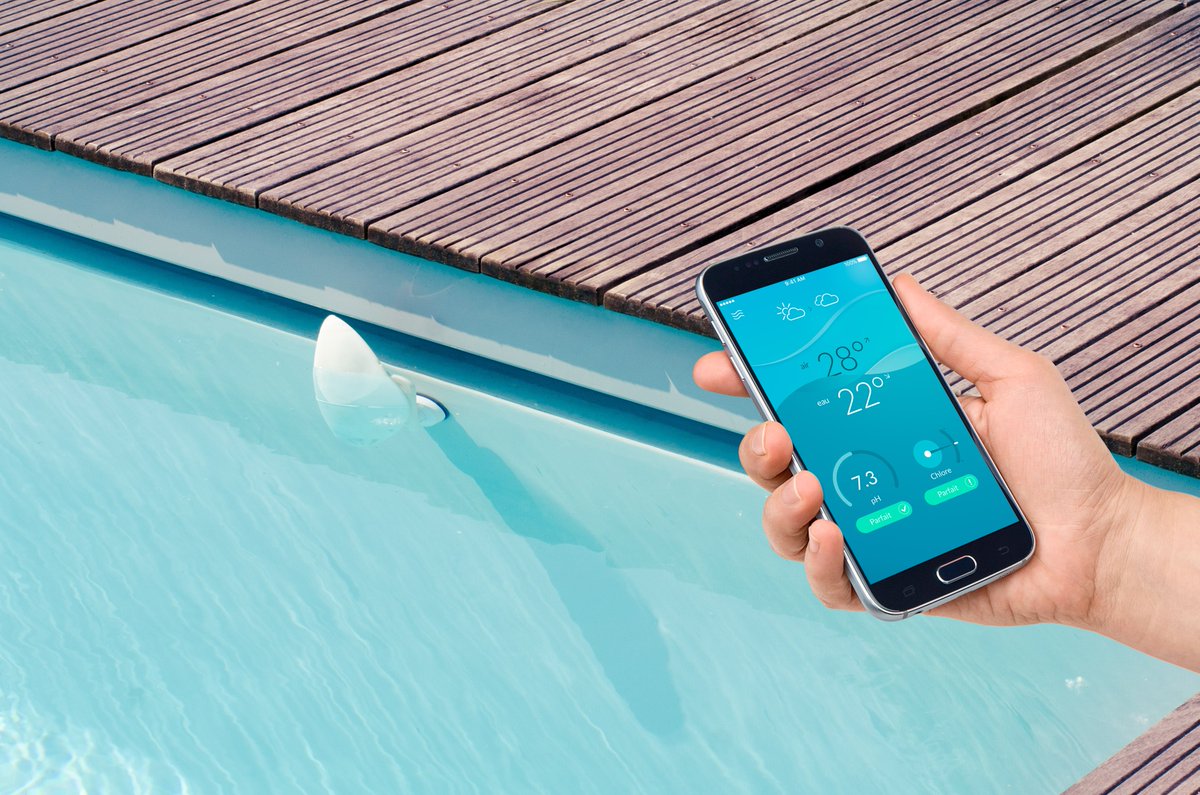 Cher président <a href="/EmmanuelMacron/">Emmanuel Macron</a> pour la couleur du liner de la piscine on vous laisse choisir, mais pour l’entretien on vous recommande <a href="/fliprbox/">Flipr</a> ! En plus <a href="/sigfox/">Sigfox</a> couvre le fort de Brégançon ! #innovation made in <a href="/IOTVALLEY/">IOT Valley</a>. <a href="/kernelKing/">Ludovic LE MOAN</a> #FrenchTech