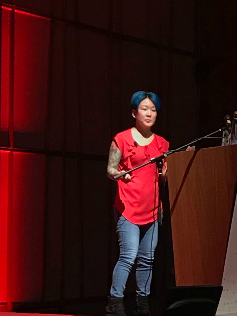 JesseS_BrieBug's tweet image. ⁦@KimMaida⁩ is on stage and making complex component life cycles so easy!  #AngularUP