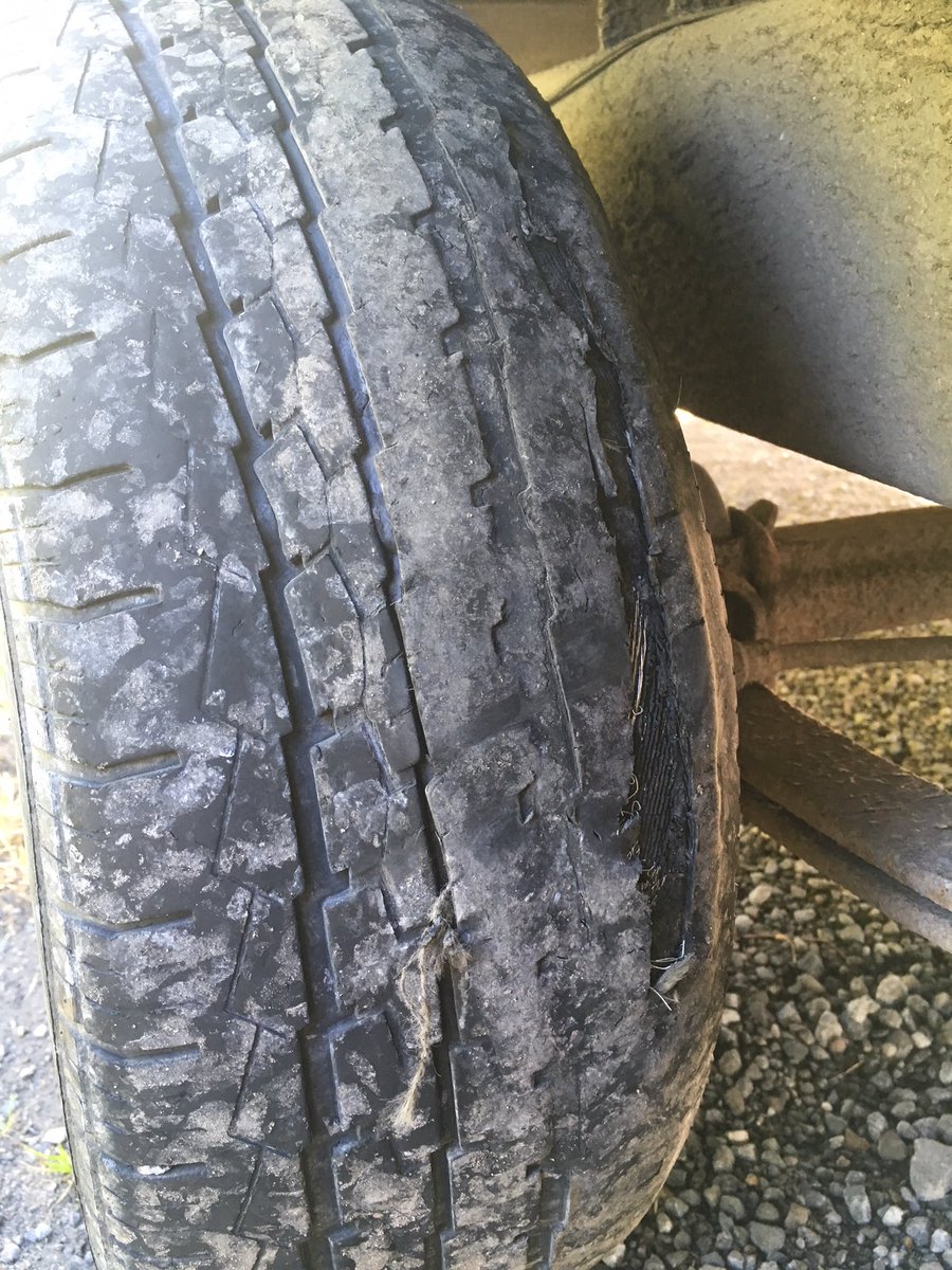 GardaTraffic's tweet image. Is the grass greener on the other side?

Cahir Roads Policing Unit stop Jeep &amp;amp; trailer this morning. 2 trailer tyres were down to wire &amp;amp; canvas. Vehicle grounded until tyres replaced. Driver was going cutting grass but failed to see the cuts in his tyres. FCN issued