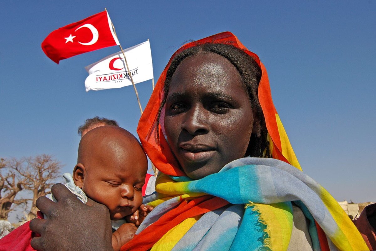 MevlutCavusoglu's tweet photo. 2017 yılında 8,07 milyar dolar insani yardımla ABD’yi de geçerek dünyada 1. sıraya yerleştik. Milli gelire oranla da yüzde 0,85 ile dünyanın “En cömert ülkesi” ünvanımızı koruyoruz. Ensar millet anlayışıyla yardımlarımızı tüm insanlık için sürdüreceğiz.
#TürkiyeTürkiyedenBüyüktür https://t.co/xbJchZgCv9