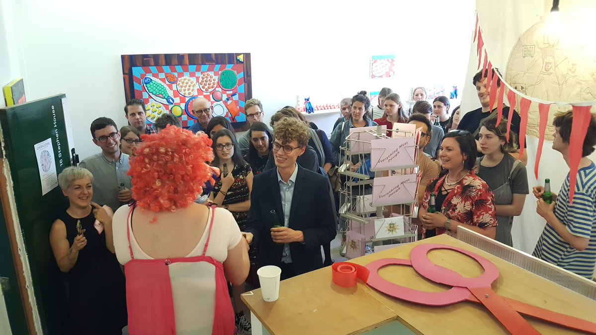 What an opening!! With celebrity guest performance from the one and only <a href="/BellaLordwarf/">Bella & The Lordwarf</a> 
 #GENERALSTORE #EverythingMustDough #AtYourConvenience #GetItWhilstItsHot #Hackney #Collaboration #ArtistsWorkTogether #CastYourVote #WeNeedYou <a href="/EllieCBarrett/">Dr Ellie Barrett</a>
<a href="/FloraBradwell/">Flora Bradwell</a> @E17Invisible