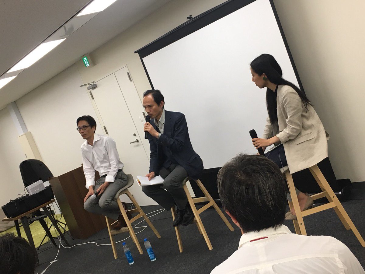 kopuro0403's tweet photo. 【こぷろのなう👀】

上映会が無事終わり、映画「#こども食堂にて 」の監督 #佐野翔音 さんと #湯浅誠 (@yuasamakoto)のトークショーが始まりました🎤
#こども食堂 についてのお話や映画作成秘話、参加者からの質問コーナーと進んでおります。
🔥クラウドファンディング▶︎https://t.co/wWROxES8DJ https://t.co/ctBEyJPRLa
