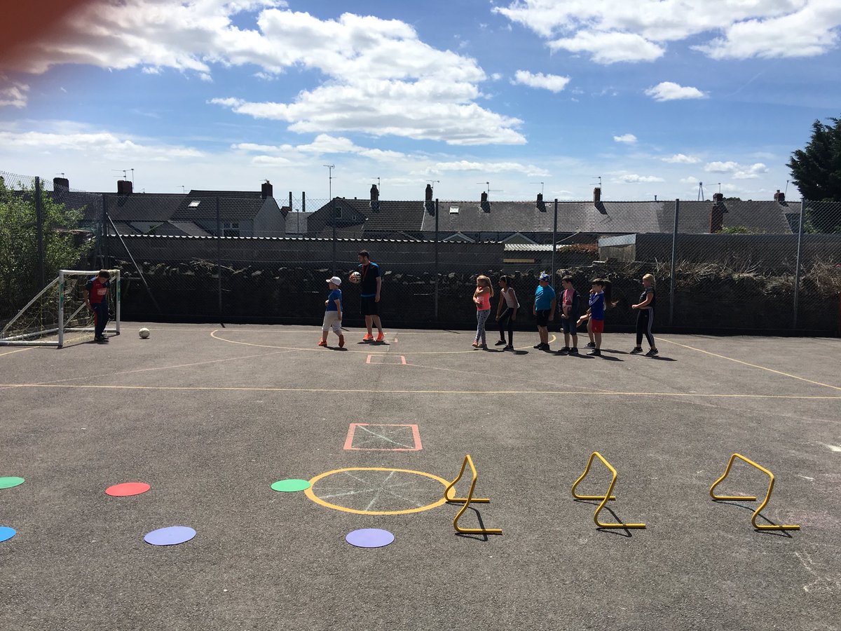 Year4StJos's tweet photo. Year 4 enjoying more #healthylivingweek activities. Diolch Mr Beckett https://t.co/h79FcZYV3j