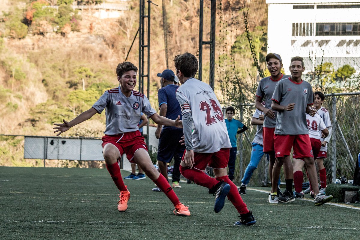 PetareAcademia's tweet photo. ¡A la FINAL! Nuestra Sub12 Bronce consiguió su pase a la disputa del campeonato en la #LigaPipoRossi tras salir victorioso en el partido de vuelta de semifinales:

ADI (1) - FRATELSA (3)

Goles:
⚽Johnny Betancord
⚽Samuel Rondón
⚽José Guillén https://t.co/Hbupgsmq9O