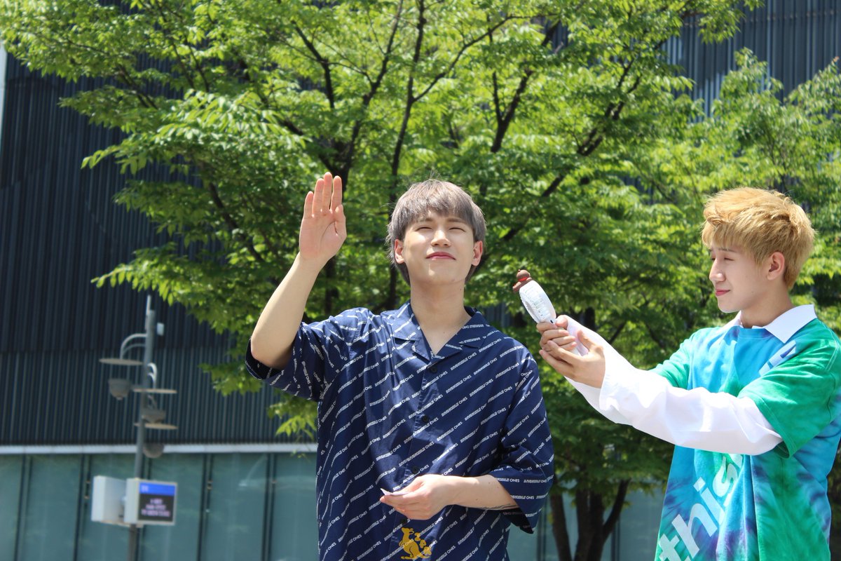 sodap0pdream's tweet photo. 180621 - @24k_Uk "24K's main vocal"
#24K #Jeonguk #Changsun #minifanmeet #팬미팅 #정욱 #창선 #24Kangaroo https://t.co/PPtU76vt5x
