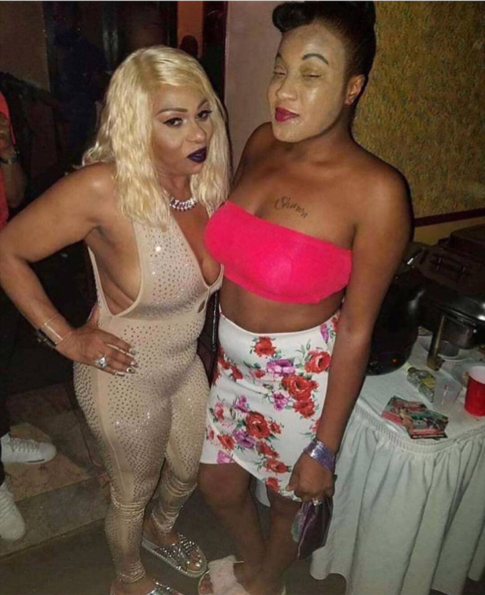 Lasgidi4L's tweet photo. We outchea getting ready for the international Tolex day partayyyy. Leggo food people 😂😂😂 #teamtolex https://t.co/G4KyAu7yah