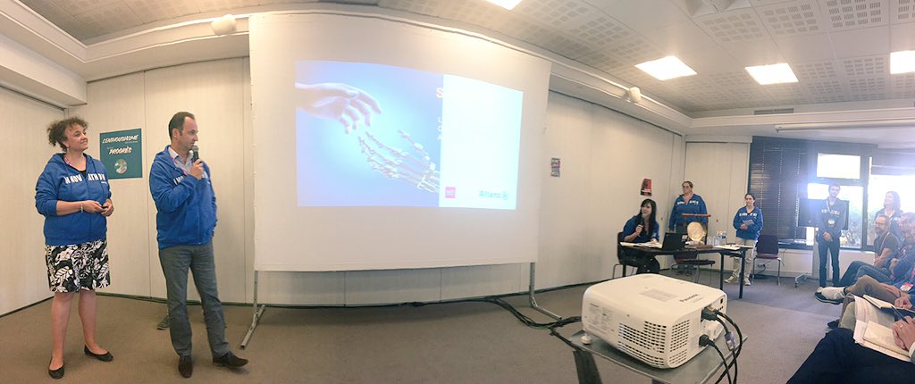 le_vallois's tweet photo. ▶️ les équipes de l’ #innovathon @allianzfrance pitchent leurs solutions innovantes pour plus de #simplification
Bravo aux collaborateurs, #AgentGénéraux #courtiers et merci à nos clients qui ont participé à ce grand défi 
#intrapreneuriat #assurance #Transformation https://t.co/7W2nDAwT4t