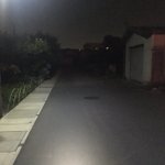 これは怖いｗ夜道を自転車で走行中に視界に入った謎の白い影の正体!