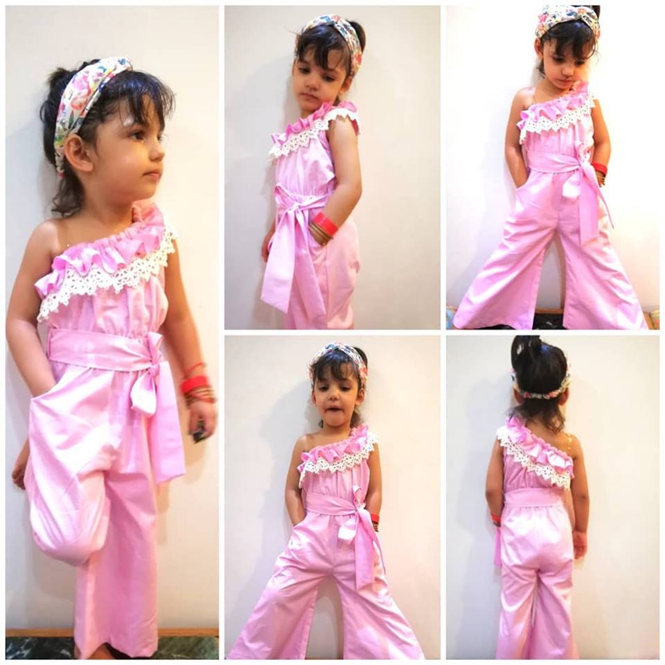 Dress up your little girl with our happy Summer Eve Jumpsuit.
 Shop our latest arrivals @ foreverkidz.in
 Contact@9811803091
#foreverkidz #trendykids #kidsfashion #childrendresses #pretty #prettygirls #beautifulgirls #ootd #jumpsuit #girlsdresses #kidsstyle #kidsjumpsuit