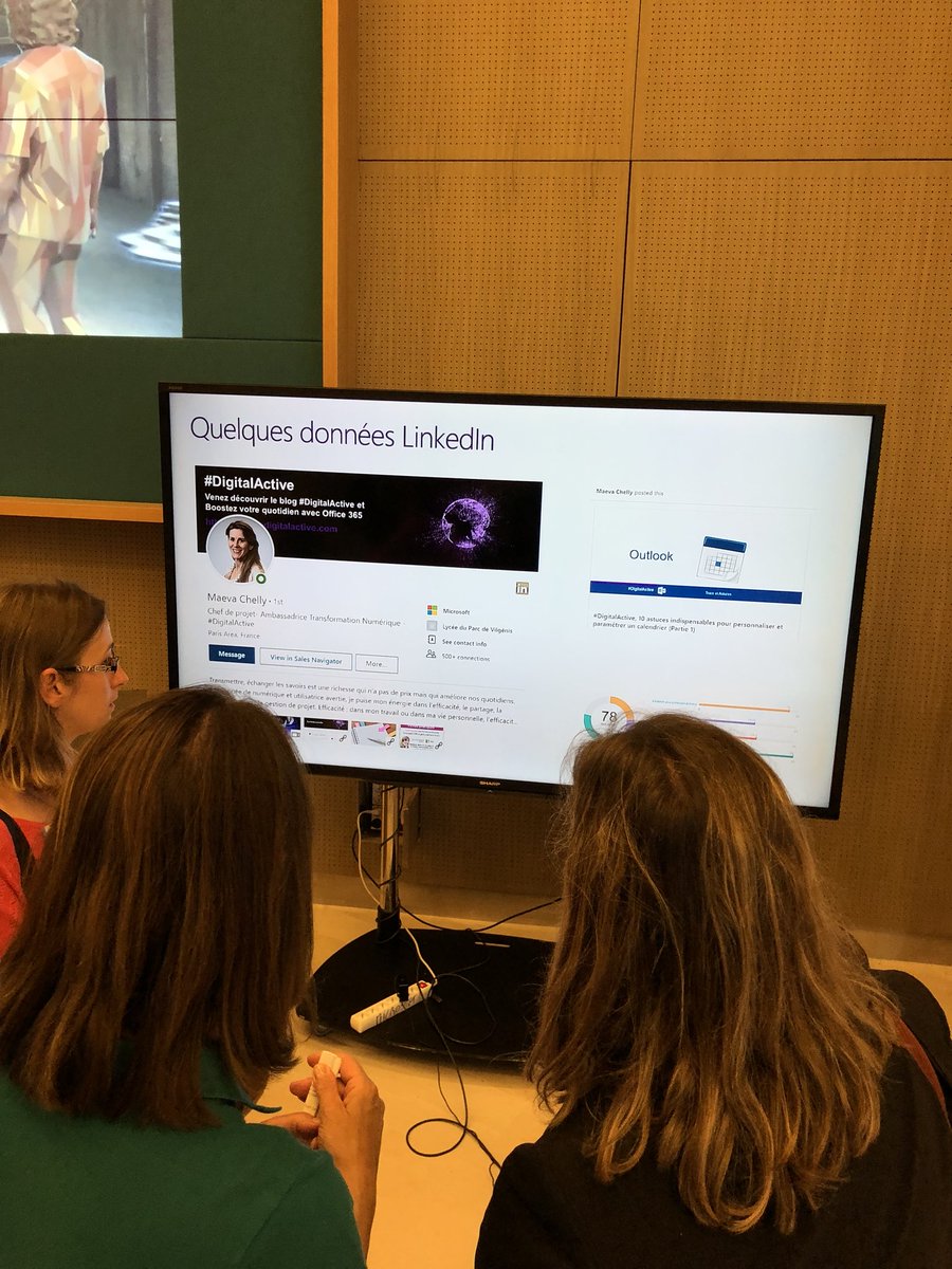 sebimbert's tweet photo. Plus de 400 #SmartAssistants de direction sur le campus de Microsoft France pour faire le plein d'échanges autour du #NewCultureOfWork de démos #Office365 #Surface et de pratiques #SocialMedia #LinkedIn- Kudos à notre assistante #DigitalActive @MaevaChelly pour l'organisation! https://t.co/HtEi3KCEUD