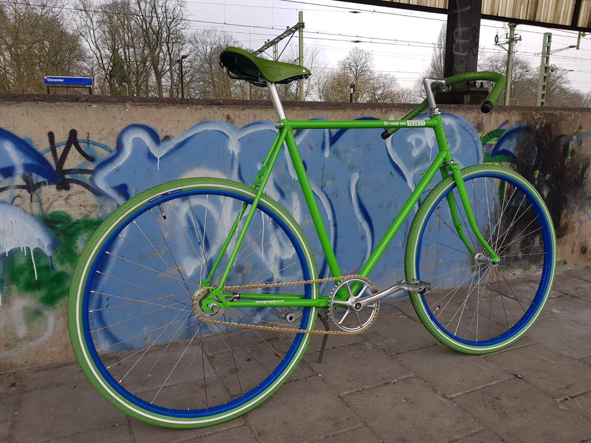 DoGoodMarket's tweet image. Zondag a.s 3e editie #DoGood #market met sociale, creatieve en duurzame producten uit werkplaatsen en kleine ondernemers. Natuurlijk met muziek, lekker eten @Van_aken_ en ook @social_label_ is open. Zien we je zondagmiddag?