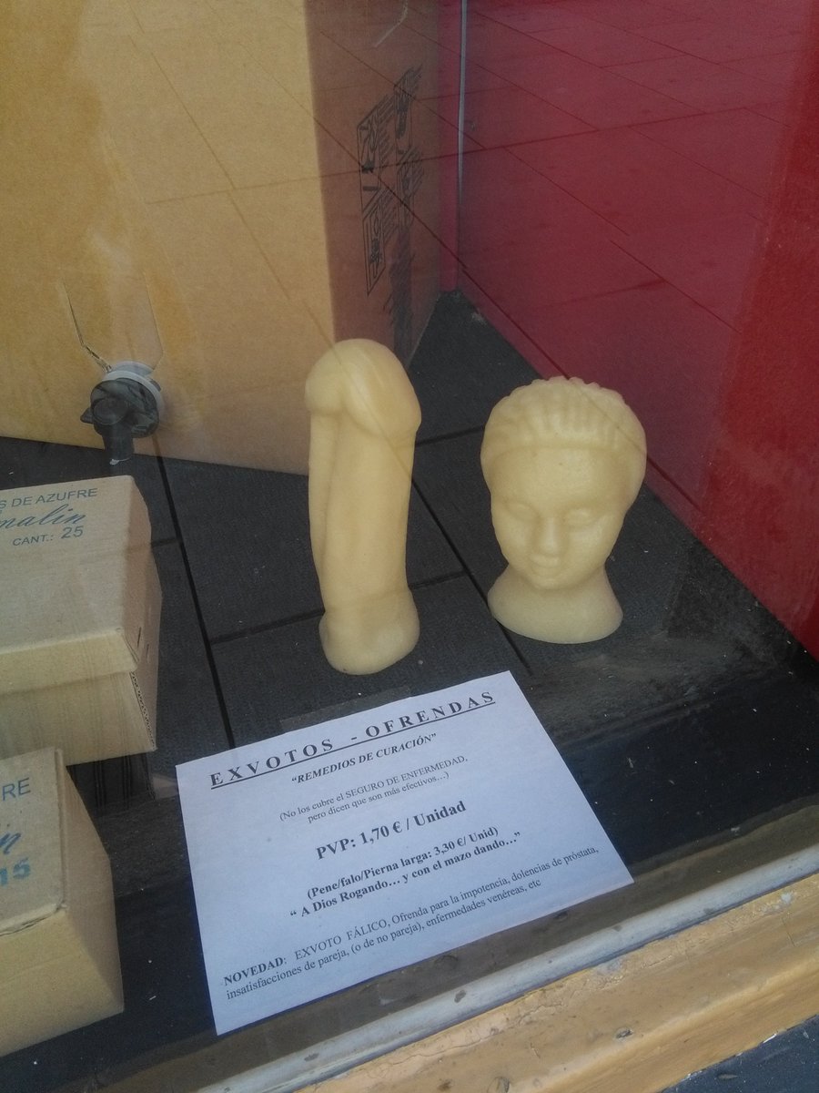 Mentres tanto, en Pontevedra... Droguería Moderna, Praza de Curros Enríquez, 21 de xuño de 2018.