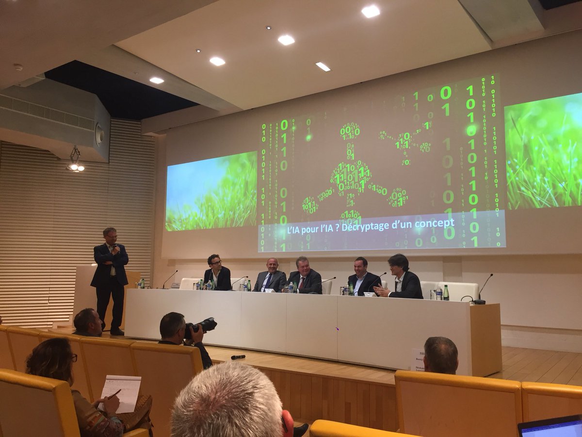 agribuzztv's tweet photo. L’agriculture est-elle un terrain propice à l’intelligence artificielle ? « Oui de par l’hétérogénéité des territoires, la diversité des risques, des récoltes .. » répond Jérémie Wainstain, directeur de TheGreenData #Agridatadays #intelligenceartificielle https://t.co/dZztvgRuMn