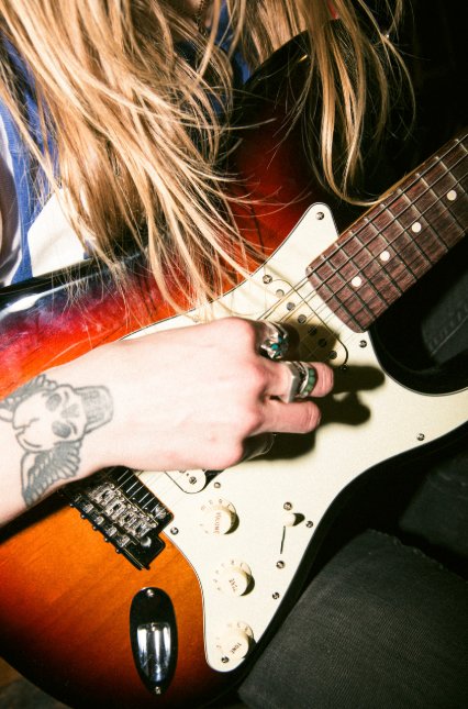 Today we’re celebrating #MakeMusicDay with people in 800+ cities around the world! Join the worldwide celebration 👉 makemusicday.org and get playing with Fender Play: bit.ly/2llUg4N