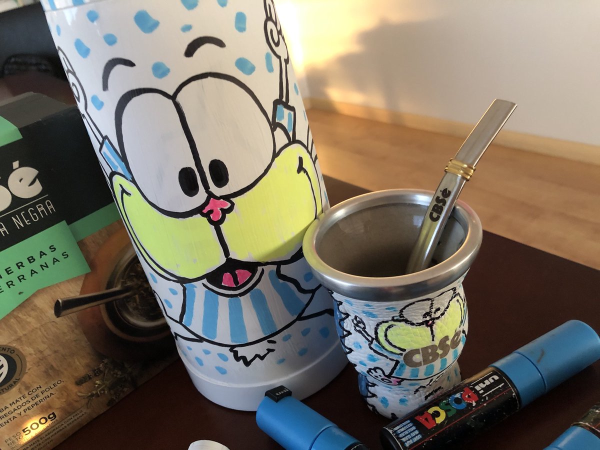 Sorteamos el ultimo mate y termo de Gaturro del Mundial!!! Solo dale LIKE y RT, y participás!!! Así de fácil!!! A ver quien va estar mirando el proximo partido de Argentina con el Super Mate y termo de Gatu!! Trae Suerte!! Vamos... ya!! #SomosArgentina