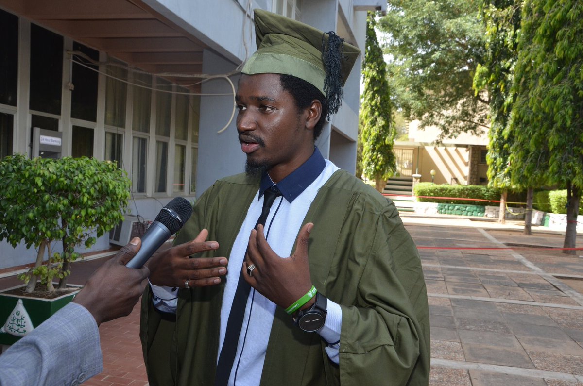 Mohsaulawa's tweet image. Say Hello to ABU's Best Graduating Student of the 2016/2017 academic session; Al-Amin Bugaje. He made it out with a dashing 1st Class (4.93) in Electrical Engineering. This is exceptional.
 
We hope to see many more like you.@katsinapost @aminubellomasari