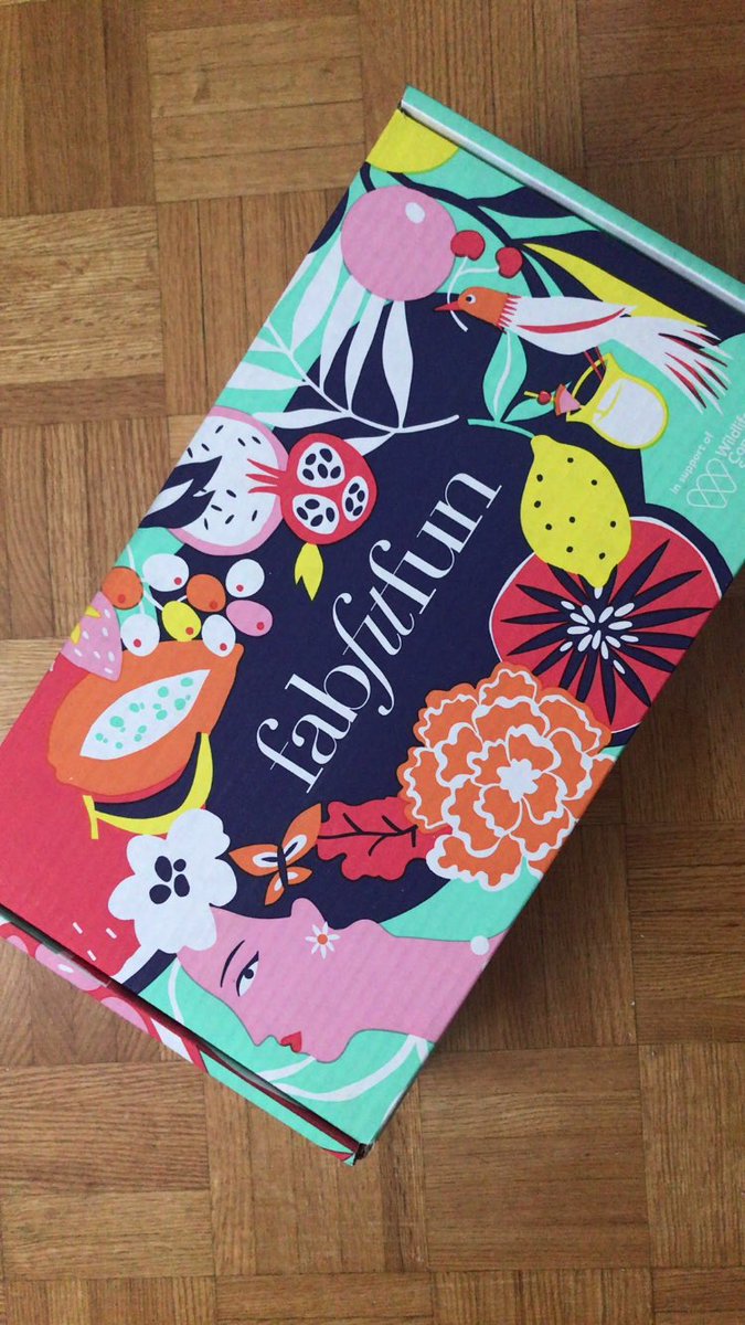 miitas's tweet photo. #fabfitfunapp Thank You #fabfitfun finally got my #summerbox and I’m super excited to see all my goodies 😆 https://t.co/uCDDo1p5PB https://t.co/hqCpNzq43e