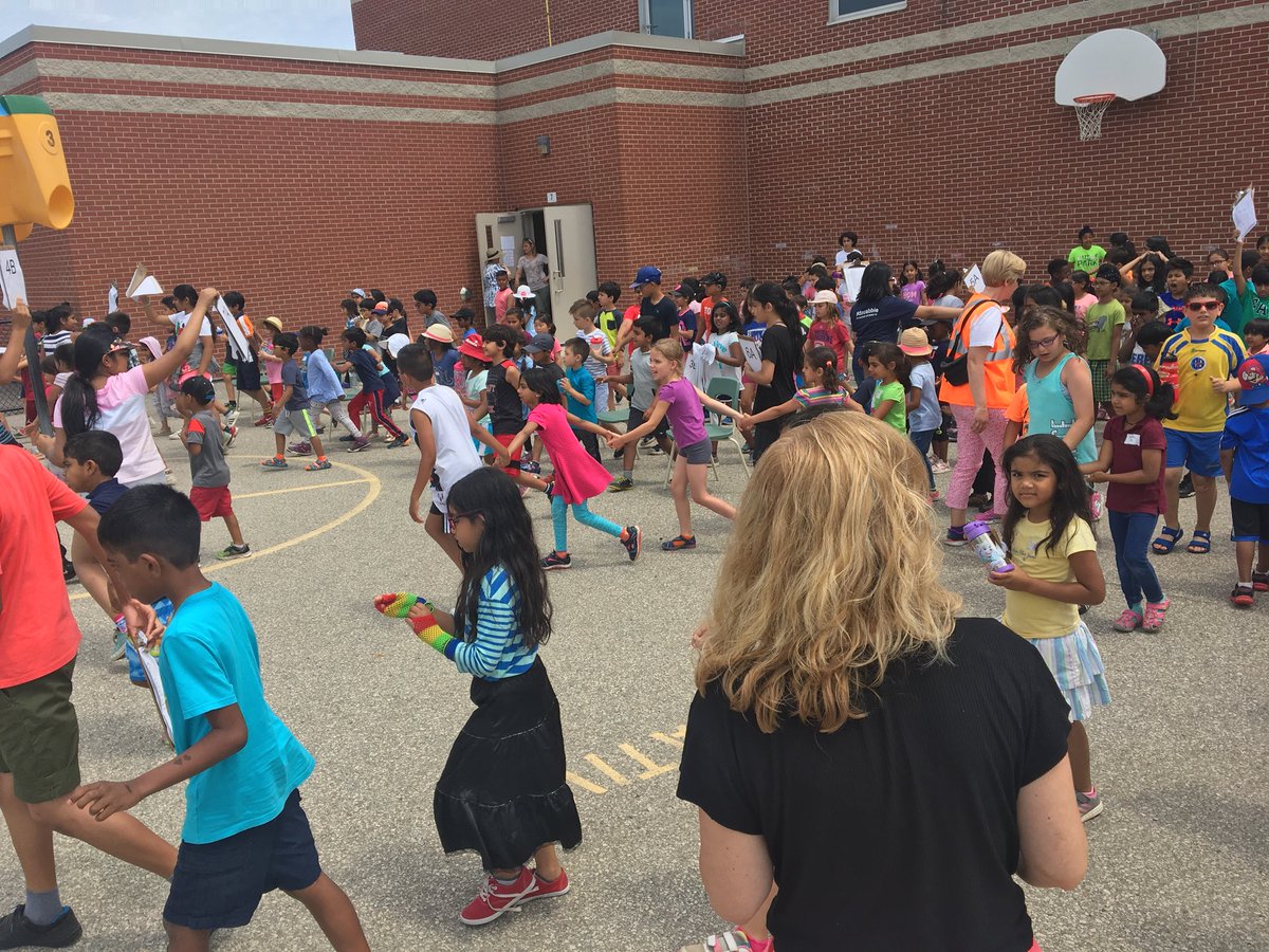 MrsCentea34's tweet photo. Playday was a great success yesterday ! Kids had a blast ! https://t.co/UzsPg98zZi