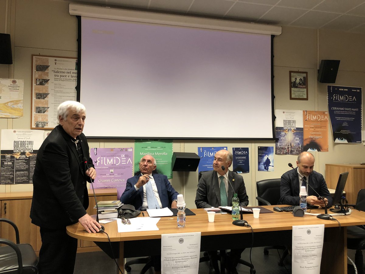 MomenttoLegal's tweet photo. Convencionalidad y reparación: Habla @EnriquegilbGil en la Universitá degli Studi di Salerno @UniSalerno. Instalan profesores @virgdantonio #PasqualeStanzione y #AntonioScocozza. Aula Imbucci @consejodeestado @MinjusticiaCo @MASC_Colombia @j_o_santofimio @RevistaEDerecho https://t.co/rjw5Q3oVrj