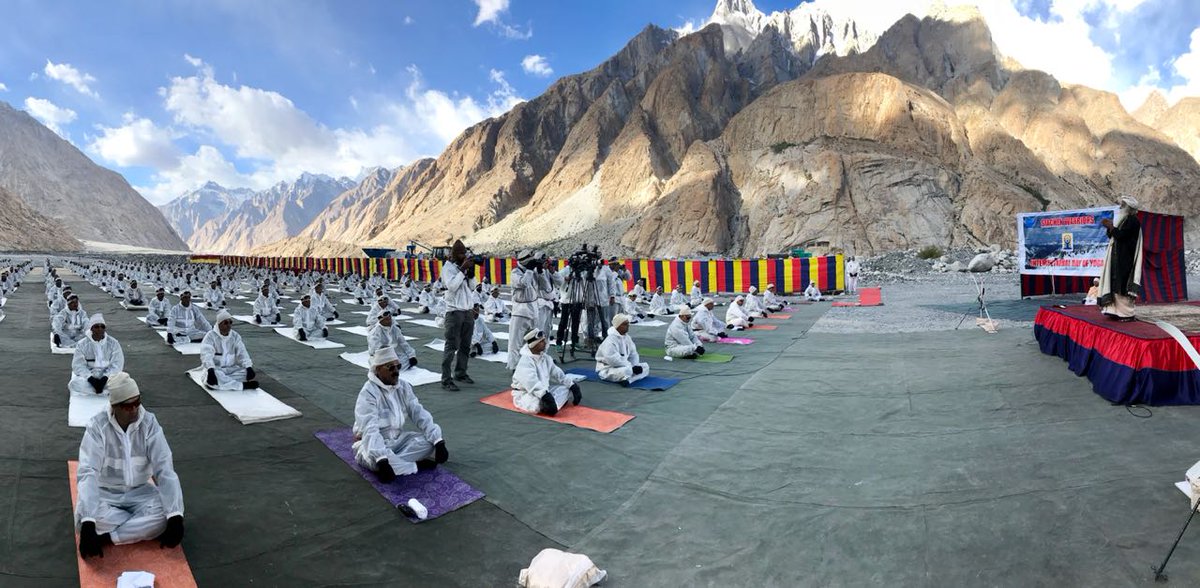 sundar_arr's tweet photo. @awryaditi @ShroffMeghana Most exhilarating and humbling to be with the Siachen Warriors on this #InternationalYogaDay2018. May the nation celebrate the valour and sacrifice of these men. -Sg #WorldYogaDay #4thYogaDay #YogaForSoldiers https://t.co/HFfpN3mUqP