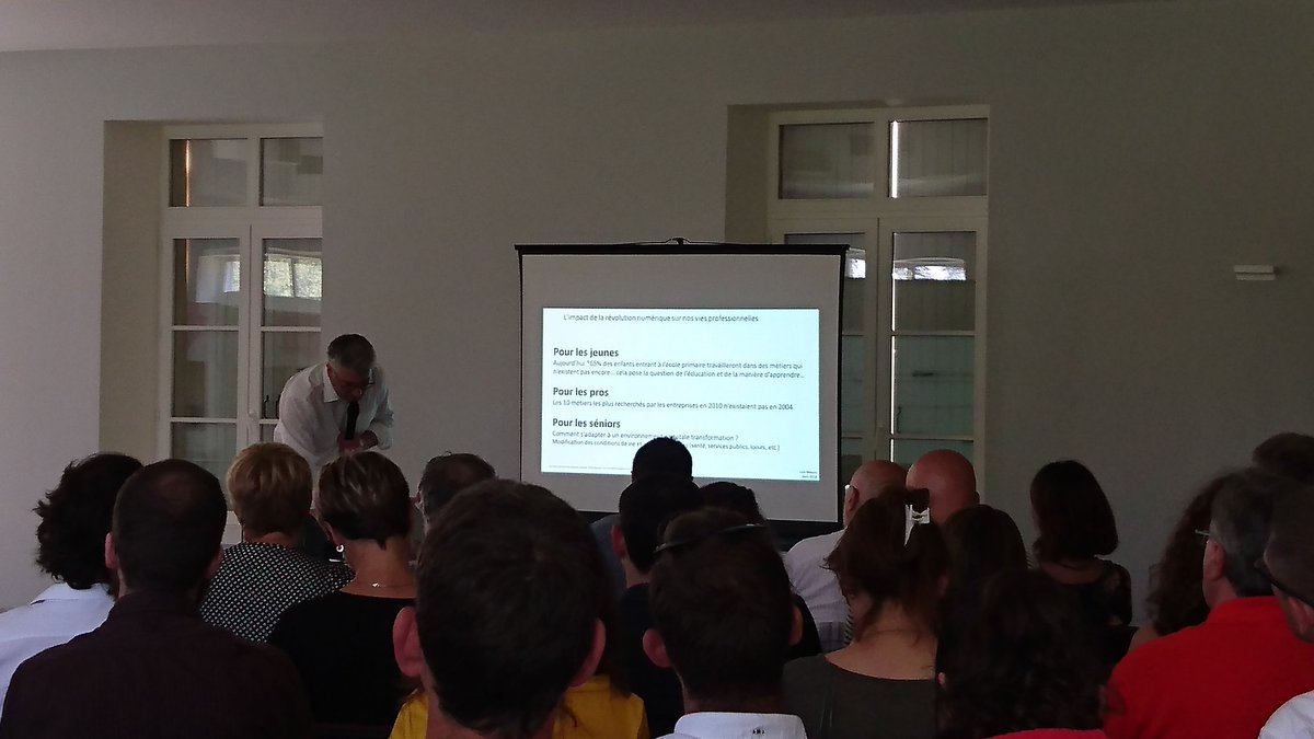 M_FONTANEL's tweet photo. Grâce à @FrenchtechVR nous aurons des réponses: Conférence "l'homme est-il l'avenir du numérique ?" #FrenchTechVR #transitionNumerique https://t.co/Xy4mnotFVJ