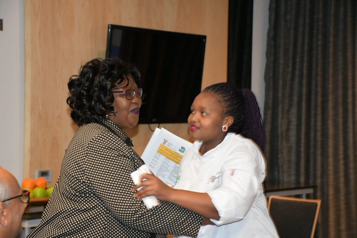 Tourism_gov_za's tweet photo. Student representative, Ms Singatwa Magwanyana addresses fellow graduates & attendees a the Western Cape Food Safety and Quality Assurers Training Programme graduation #FoodSafetyGraduation #YouthMonth18 https://t.co/fdov7UnRRk