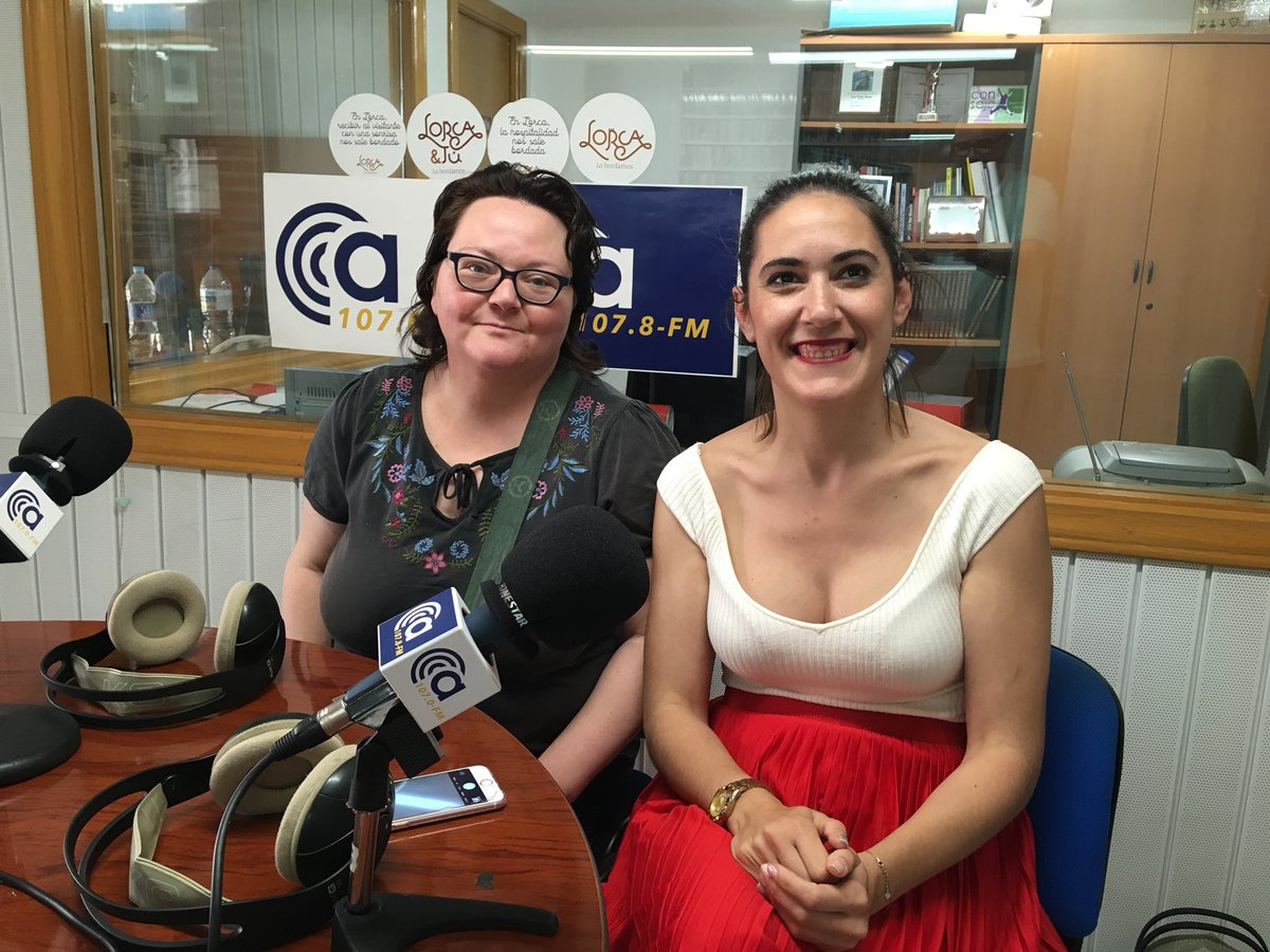 DCa107lorca's tweet photo. @FOMLorca #diseñoymoda con Helena y Paqui en @LorcaComunica @OndaCa107 con @Nesdebo https://t.co/JRuVMX3l1I