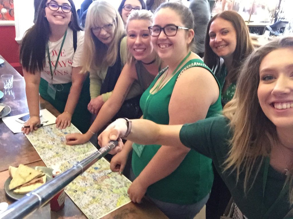 _emilysian's tweet photo. Planning @TMOTY2018 #teamgreen #tmoy2018 https://t.co/gVzeMJqa8e