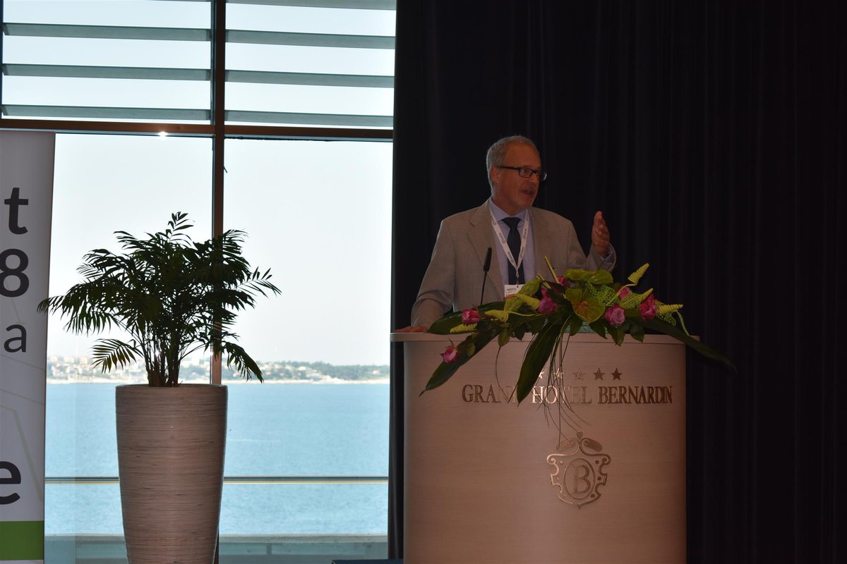 MeridProject's tweet photo. George Bonas, of CeRISS #Greece, presents how to structure recommendations to develop #H2020 proposals and presents the role of NCPs to provide general information on H2020 - plus Legal and Administrative support for proposals and grants #MeridConference https://t.co/byN2Vpa0ng https://t.co/IuM9bL9v8i
