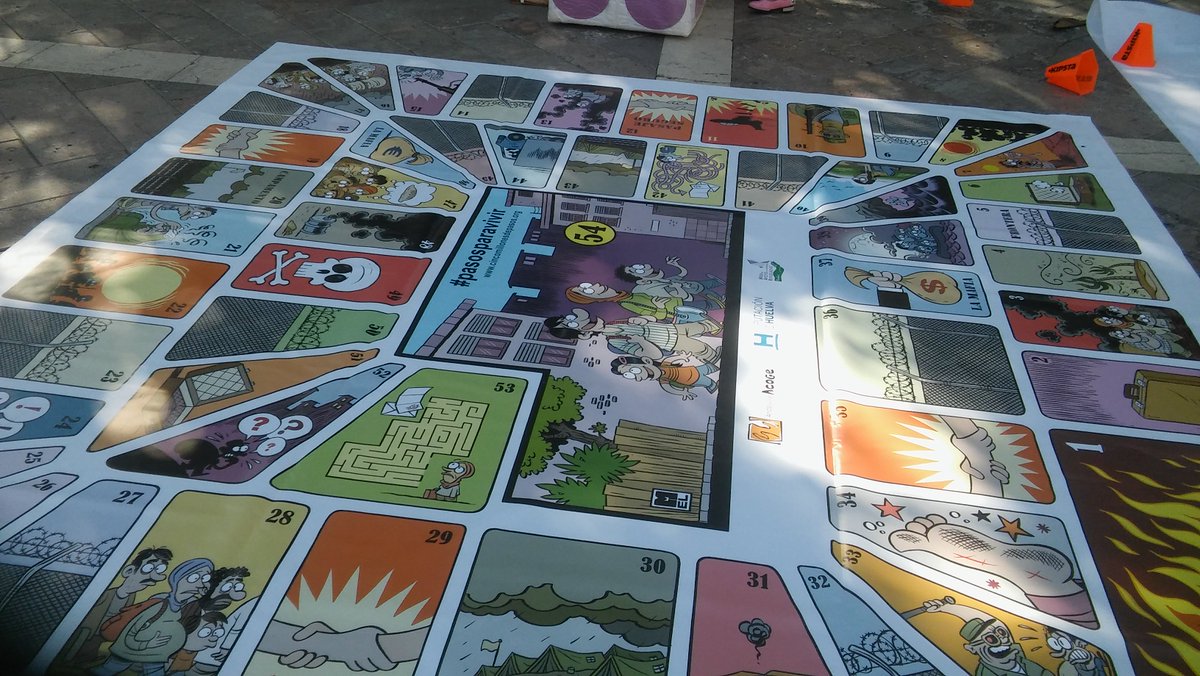 SerRefugio's tweet photo. Disfrutando ayer una tarde solidaria con la ciudadanía de Huelva. Conocimos la realidad de las personas refugiadas, con stand de entidades de la MAR, juego oca @huelvaacoge, dinamicas @CruzRojaHuelva, cuento @OIenHuelva.  mini reto @FundacionCepaim
 @DipuHU @SerRefugio https://t.co/h6E0ZeFs4F