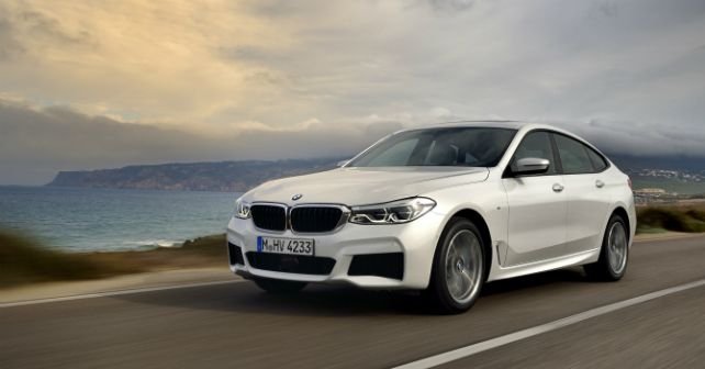 rev_ved's tweet image. Launched! The @bmwindia #6GT with a 3.0-litre six-pot diesel motor - 265hp &amp;amp; 620Nm. 2 variants - Luxury Line (Rs 66.50 lakh) &amp;amp; M Sport (Rs 73.70 lakh) ex-showroom. More details here. buff.ly/2lpZoVI