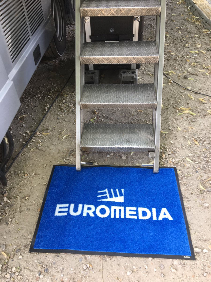 MFouquet_'s tweet photo. Les équipes Euromedia mobilisées aux Invalides pour la journée natinale des bléssés de l’armée de terre et pour le Festival International de Musique Militaire de Paris. @MuseeArmee @armeedeterre @ecpa_d @EUROMEDIA_ #FIMMP https://t.co/M6Q98KhieW