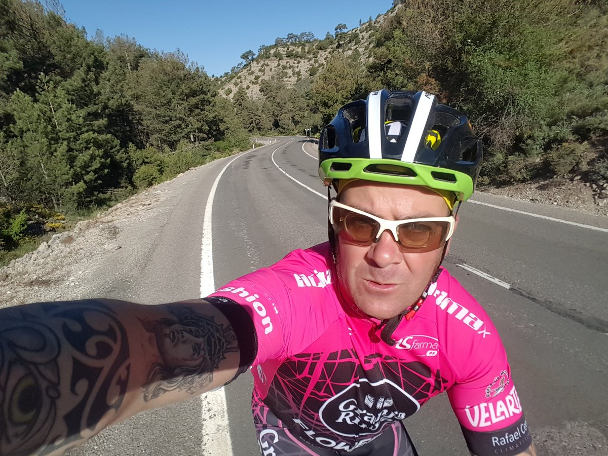 LopezJuste's tweet photo. @aragon_2015 
@Flower_Cycling 
@TeruelHoy 
#LONGANAS #KTM https://t.co/rHam1TQRFC