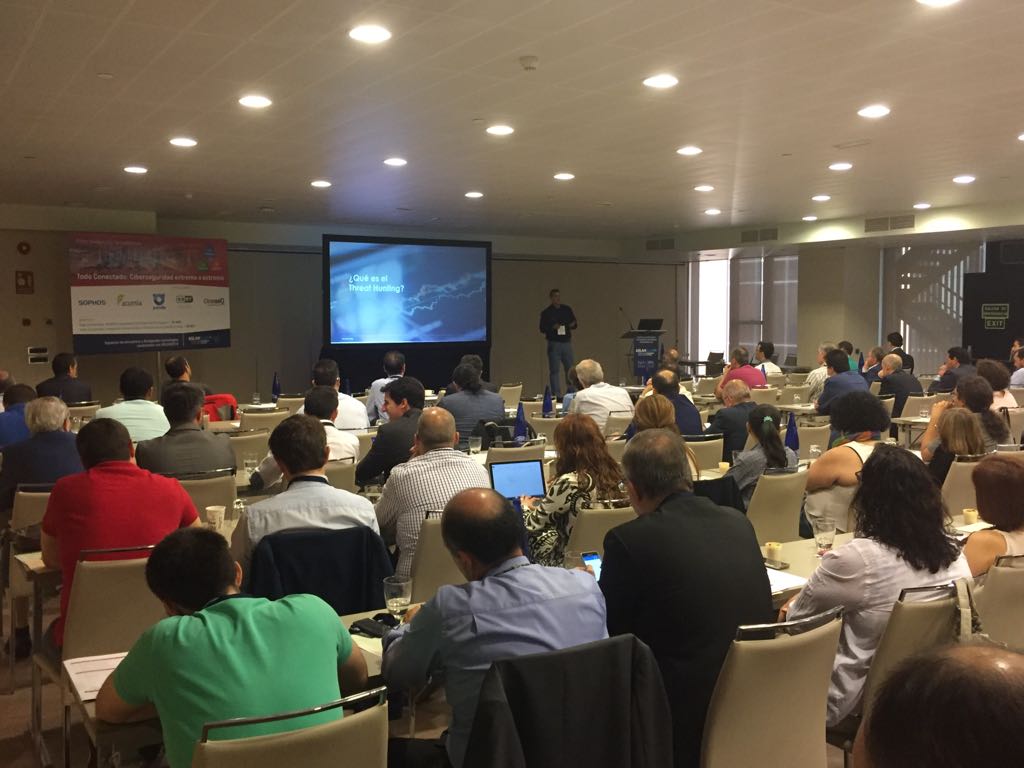 PandaComunica's tweet image. Conferencia de Vicente Martín, Director de Preventa para España en Panda Security, sobre #ThreatHunting en #ForoASLAN #DigitalSecurity #CyberSecurity @aslan_es