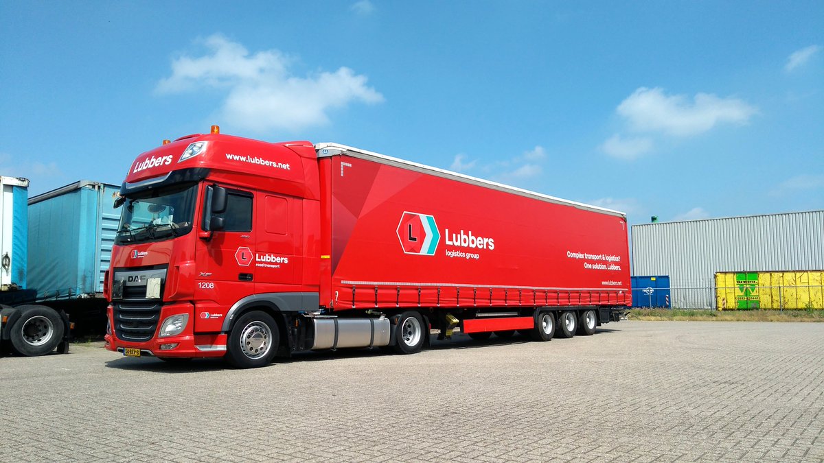 Voor Lubbers logistics group hebben wij de trucks van Lubbers transport voorzien van een compleet nieuwe belettering. Het resultaat mag er zijn!