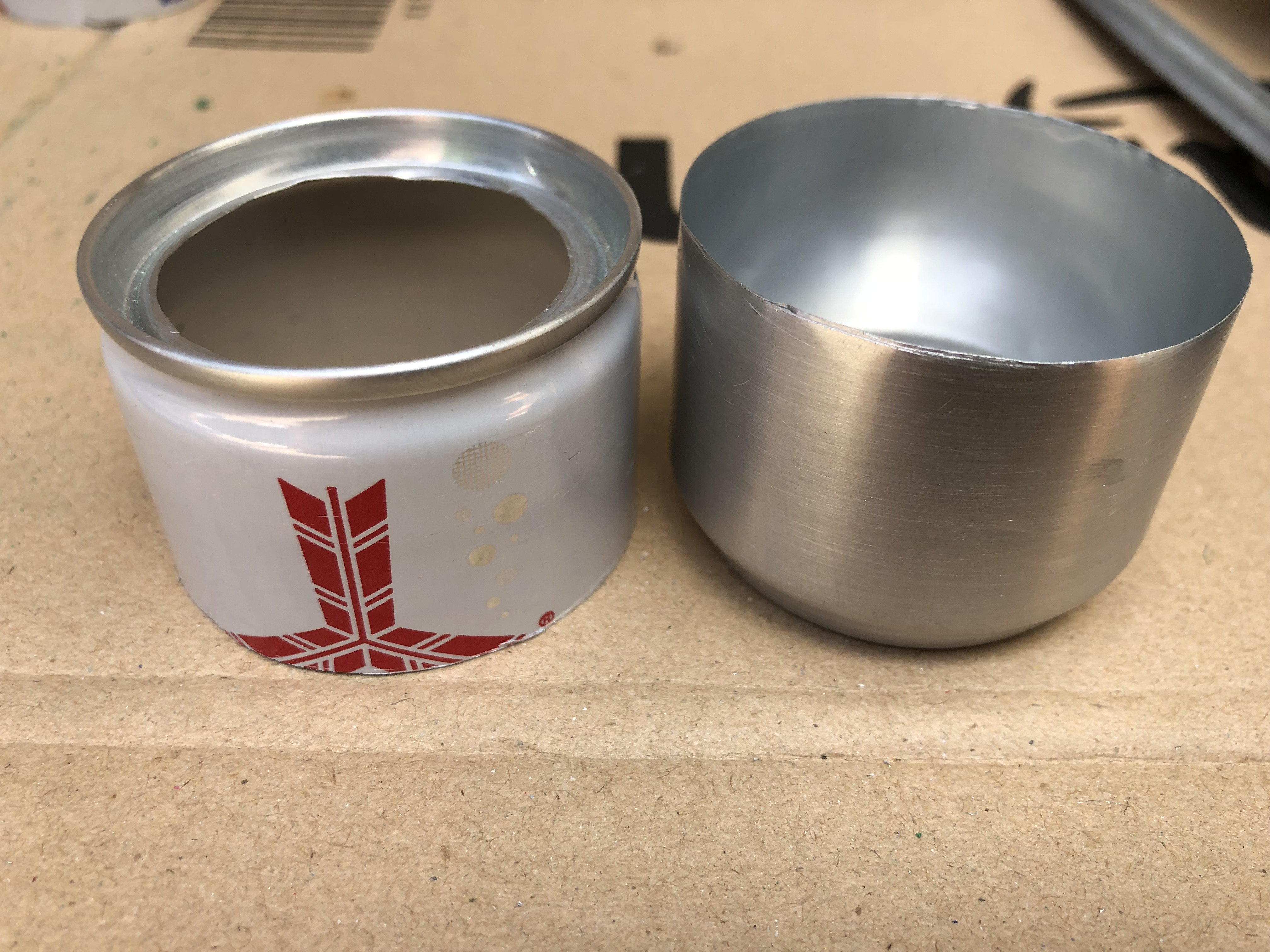アオイ ２作目はウコン缶で小さめのアルスト作ったよー 小さいけどパワーは結構あるので 実はこれが一番使い勝手が良かったりするw アルコールストーブ アルスト グルーブストーブ 自作 ウコンの力 T Co Zhdrfsseyh Twitter