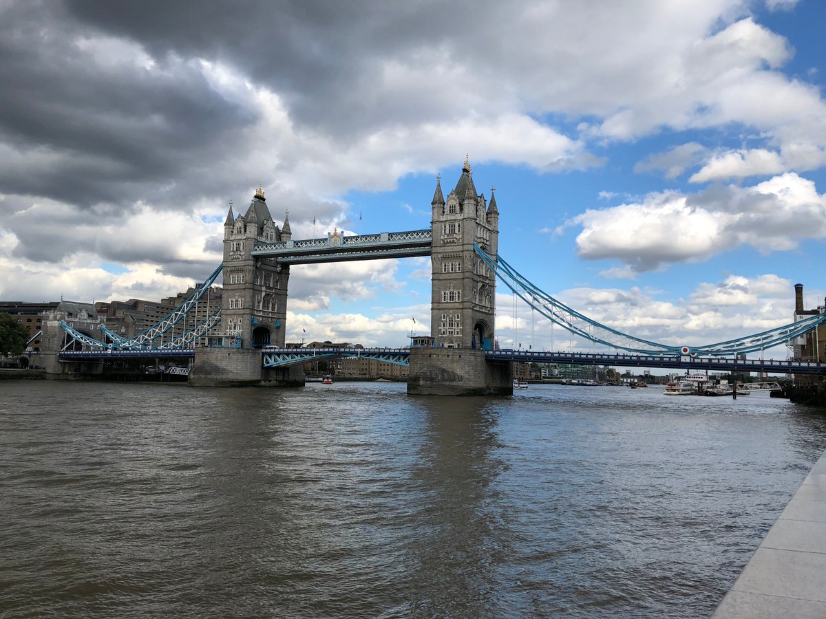 BeeSafeMe's tweet photo. We are proudly representing @BeeSafeMe @IFSEC in #London  🙂@NSI_Approved #london #ArtificialIntelligence #safety #healthcare #Management #startup #beesafe https://t.co/LwyaIALeu0