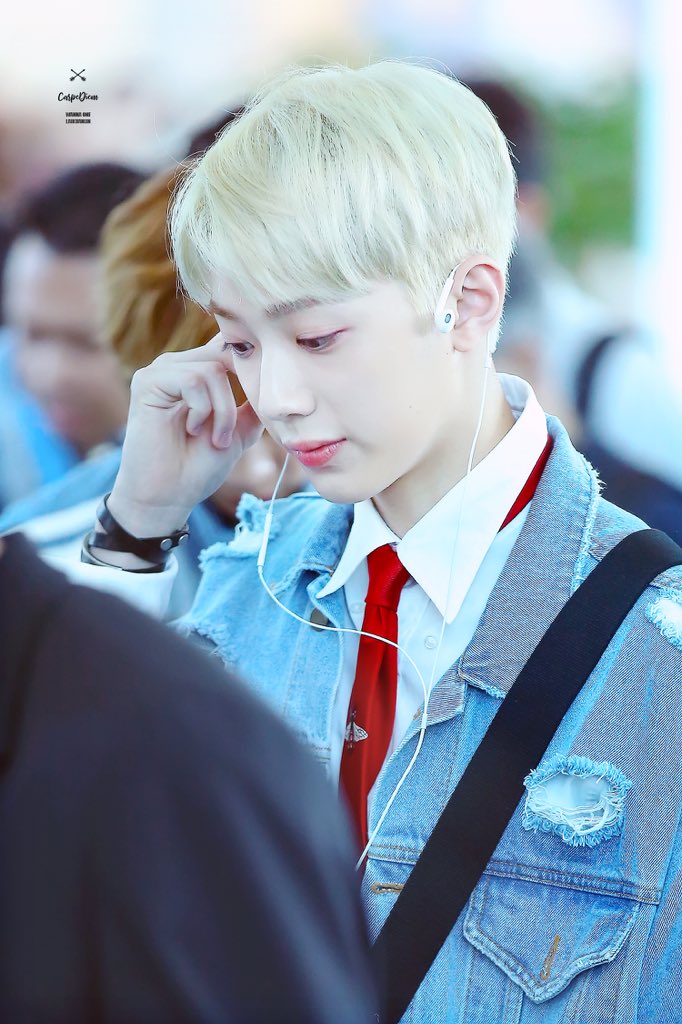 CarpeDiem0923's tweet photo. 180620 ICN HD

💎

#라이관린 #Laikuanlin
#赖冠霖 #워너원 https://t.co/QYNF5djfpL