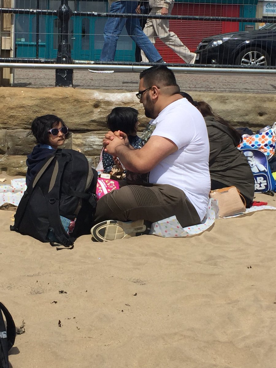Mr_Hooton's tweet photo. EYFS and KS1 are enjoying a picnic on Scarborough beach.... when the seagulls are not trying to steal their food! @anneproctor31 @mshdht @STPHILIPSCE @WeAreBDAT #Scarborough #attackoftheseagulls https://t.co/0wXywPDy5f