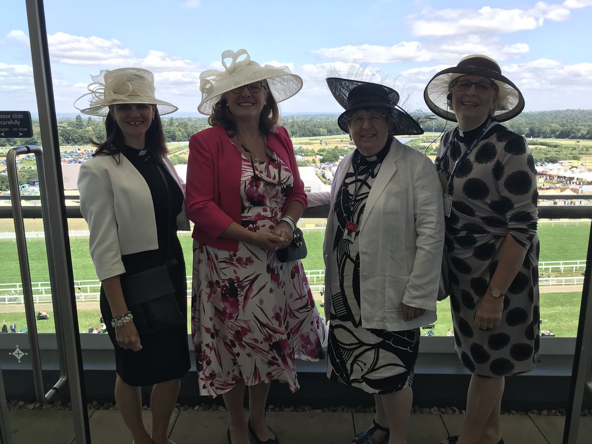 natinthecloud's tweet photo. #RoyalAscot chaplaincy team for #ladiesday https://t.co/Mh7piNsh0l