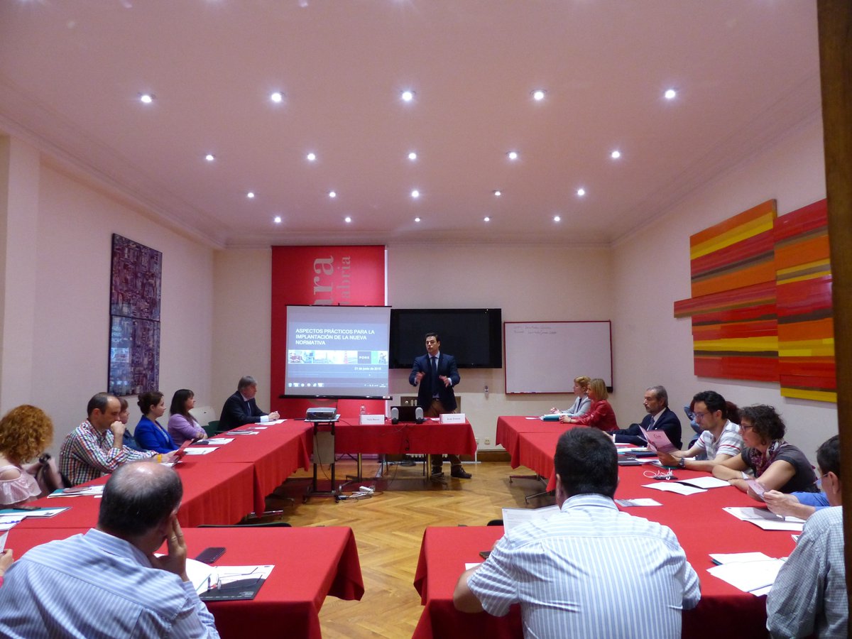 CamaraCantabria's tweet image. Hoy 27 empresas de #Cantabria han participado en la jornada de propiedad industrial: cómo afrontar la entrada en vigor del Reglamento General de Protección de datos en la UE #RGDP impartida por @PONS_IP y en colaboración con @cantabriaes